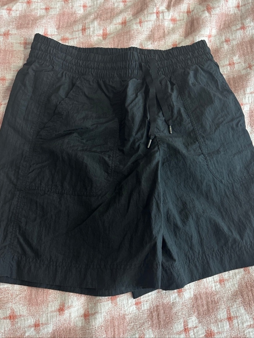 Lot of 4 pairs of old navy quick dry shorts M
